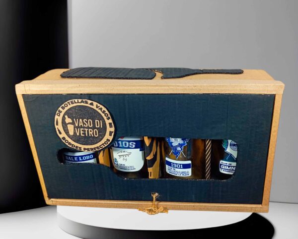 Coleccion de Gimnasia de La Plata de botella cortada para regalar. 4 Escudos del Club en vinilo UV. Hecho por VASODIVETRO