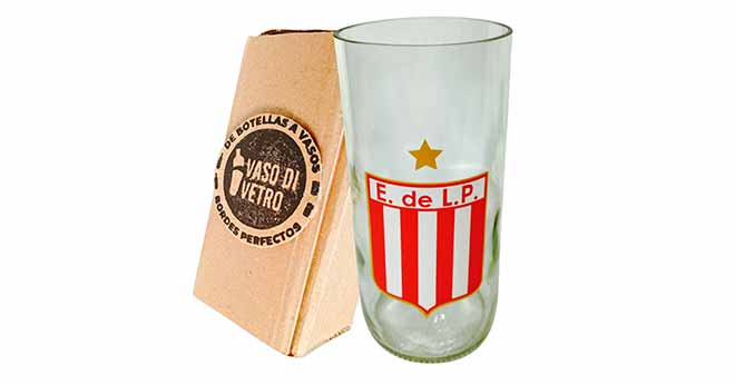 Vaso de Aston Villa Football Club de botella cortada para regalar. Escudo del Club en vinilo laqueado. Hecho por VASODIVETRO