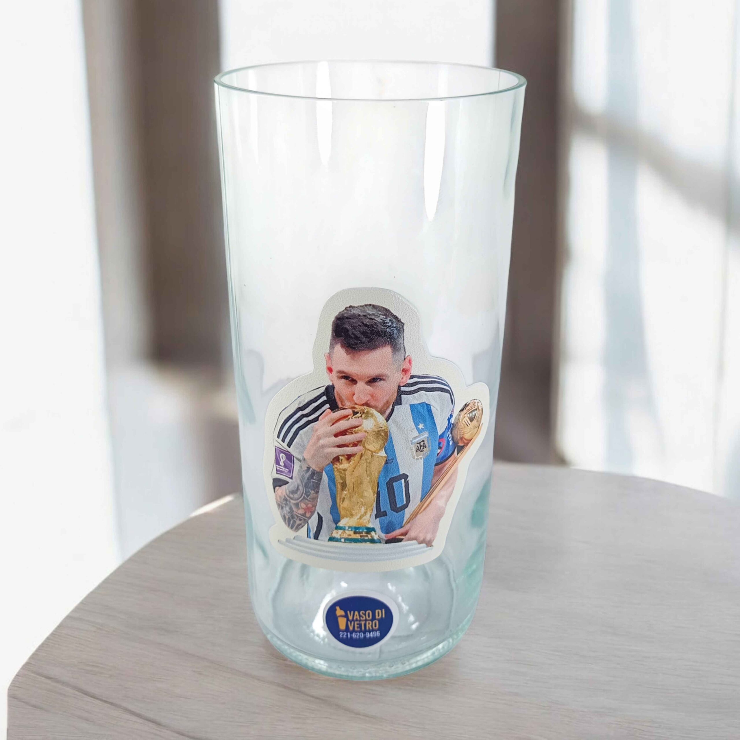 Vaso de Messi Besando la Copa del Mundo - Imagen 4