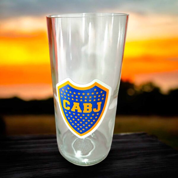 Vaso de Boca de botella cortada para regalar. Escudo del Club en vinilo UV